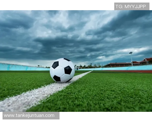 横屏足球明星壁纸精选展现球场风采与激情瞬间的视觉盛宴